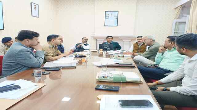 राजस्व मंत्री ने मंत्रिमंडलीय उप-समिति बैठक की अध्यक्षता की, शिमला एवं प्रमुख शहरी क्षेत्रों में सुगम यातायात सुनिश्चित करने के दिए निर्देश