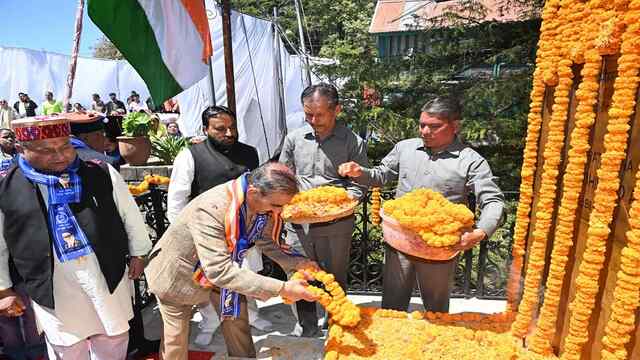 CM Sukhu ने Dr. Bhimrao Ambedkar को पुष्पांजलि अर्पित की, ‘समानता के शिल्पकार’ स्मारक का किया विमोचन