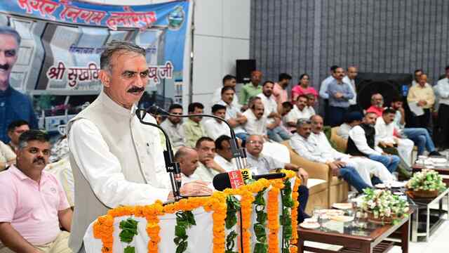 गरीब एवं भूमिहीन लोगों के अतिक्रमण के मामलों में रियायत के लिए बनाएंगे नीति- मुख्यमंत्री