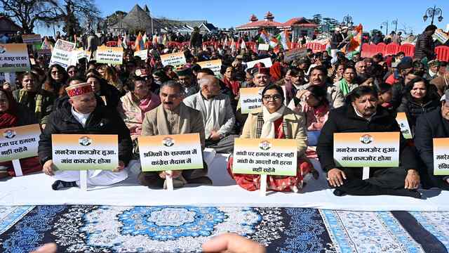 शहीद दिवस पर श्रद्धांजलि और विरोध, CM Sukhu समेत अन्य कांग्रेस नेताओं ने रखा दो घंटे का उपवास