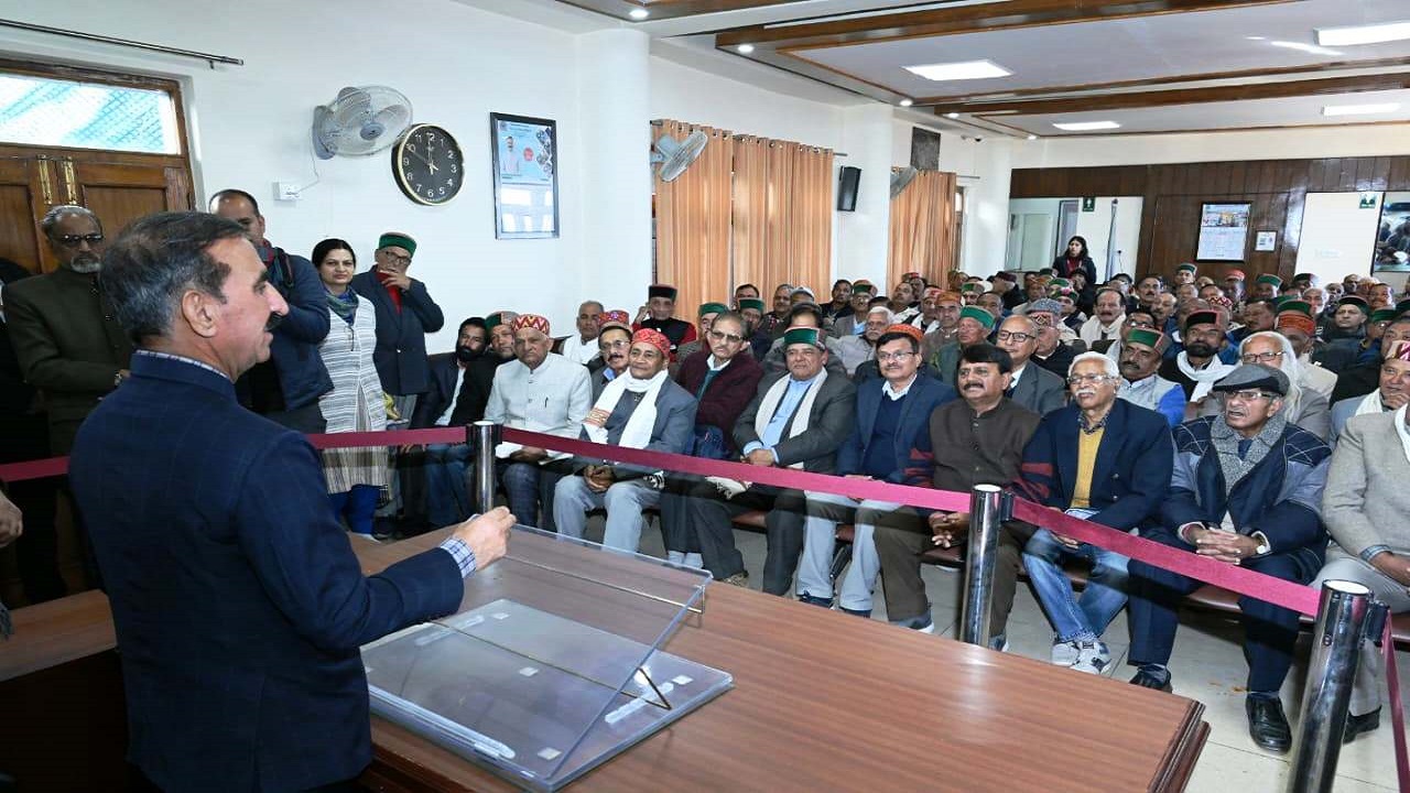 मुख्यमंत्री सुक्खू का ऐलान: पैंशनरों के बकाया मेडिकल बिल एक महीने में होंगे क्लियर