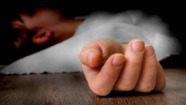 पति ने की आत्महत्या, डॉक्टर की बेटी ने छत से कूदकर दी जान