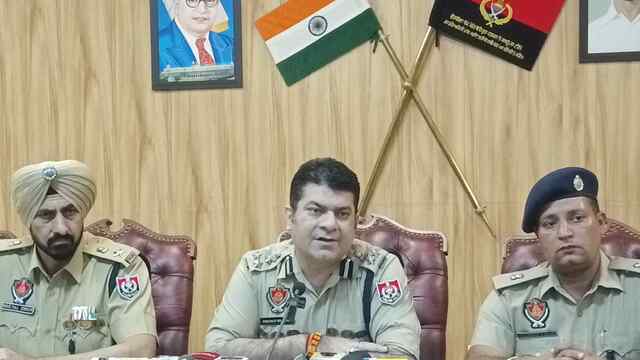 Punjab News: पुलिस ने 8 नशा तस्करों को किया गिरफ्तार, CP Swapan Sharma का आया बयान, देखें वीडियो