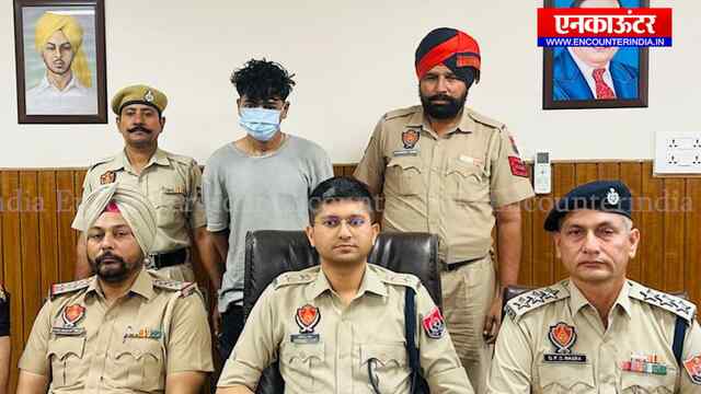 Punjab News: सुलझी पूर्व सैनिक के कत्ल की गुत्थी, हथियारों सहित आरोपी गिरफ्तार, देखें वीडियो
