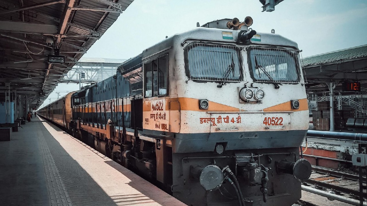 रेलवे ने लिया बड़ा फैसला, अब OTP आने पर कंफर्म होगी तत्काल टिकट की बुकिंग