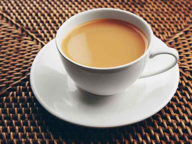 Health Tips : चाय पीने के तुरंत बाद पानी क्यों नहीं पीना चाहिए?  