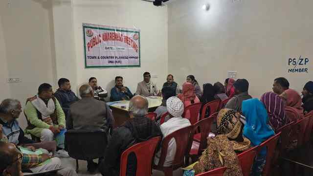 नगर एवं ग्राम योजना विभाग ने बहडाला पंचायत घर में लगाया जागरूकता शिविर