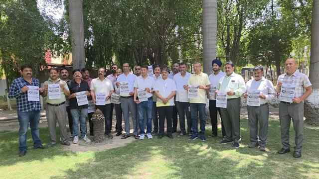 ऊना में मेडिकल स्टोर बंद: ऑनलाइन फार्मेसी के विरोध में केमिस्टों की 24 घंटे की हड़ताल