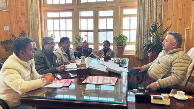जुब्बल-कोटखाई में विकास कार्यों की प्रगति की समीक्षा, शिक्षा मंत्री रोहित ठाकुर ने की बैठक