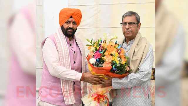 मुख्यमंत्री नायब सिंह सैनी ने डेरा राधा स्वामी ब्यास में बाबा गुरिंदर सिंह ढिल्लों से की शिष्टाचार भेंट
