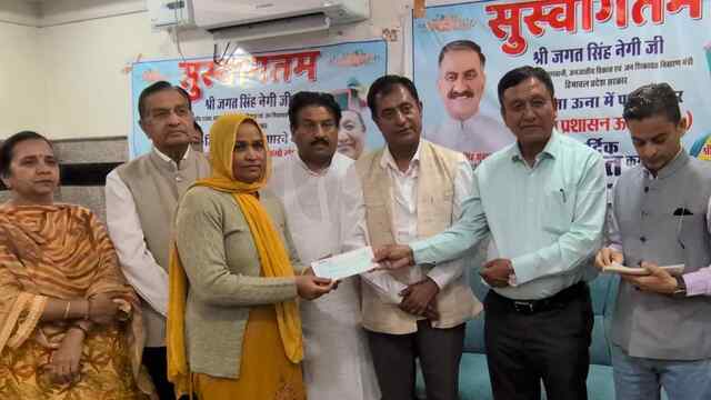 जगत सिंह नेगी ने 59 पात्र आपदा प्रभावित परिवारों को वितरित किए 75 लाख की राहत राशि के चेक