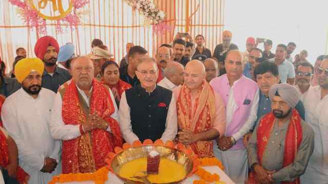 Jalandhar के प्रसिद्ध मंदिर पहुंचे राज्यपाल, राम नवमी शोभायात्रा में लिया हिस्सा