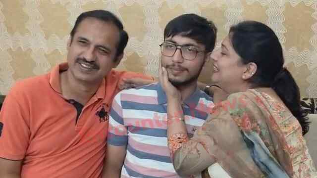 Jalandhar News: गीतांश सरीन ने बढ़ाया मान, ऑल इंडिया आठवां रैंक, देखें Interview