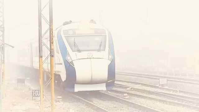शनिवार को वंदे भारत एक्सप्रेस समेत कई ट्रेनें देरी से पहुंची ऊना