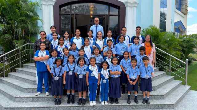 वशिष्ट पब्लिक स्कूल ऊना में विद्यार्थियों की अभिव्यक्ति कौशल को विकसित करने के उद्देश्य से विभिन्न अंग्रेज़ी प्रतियोगिताओं का आयोजन