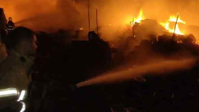 APMC Truck Terminal में भीषण आग, कई ट्रक जलकर राख