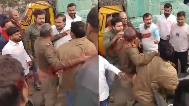 भीड़ ने बीच सड़क थाना इंचार्ज पर किया हमला, देखें वीडियो