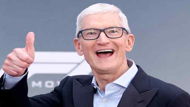 फेमस कंपनी Apple में बड़ा बदलाव, 15 साल बाद Tim Cook छोड़ रहे अपना पद