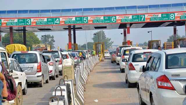 Punjab News: महंगा हुआ सफर , NHAI ने 8 टोल प्लाजा के बढ़ाए दाम