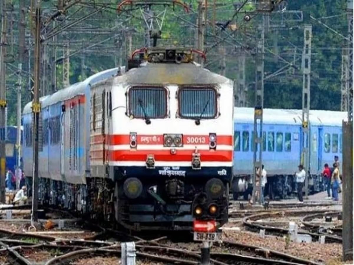 महाकुंभ के लिए चलेगी नई स्पेशल ट्रेन, 7 स्टेशनों से होकर गुजरेगी