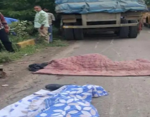 ट्रेलर ने बाइक सवार 2 युवकों को कुचला, मौके पर मौत