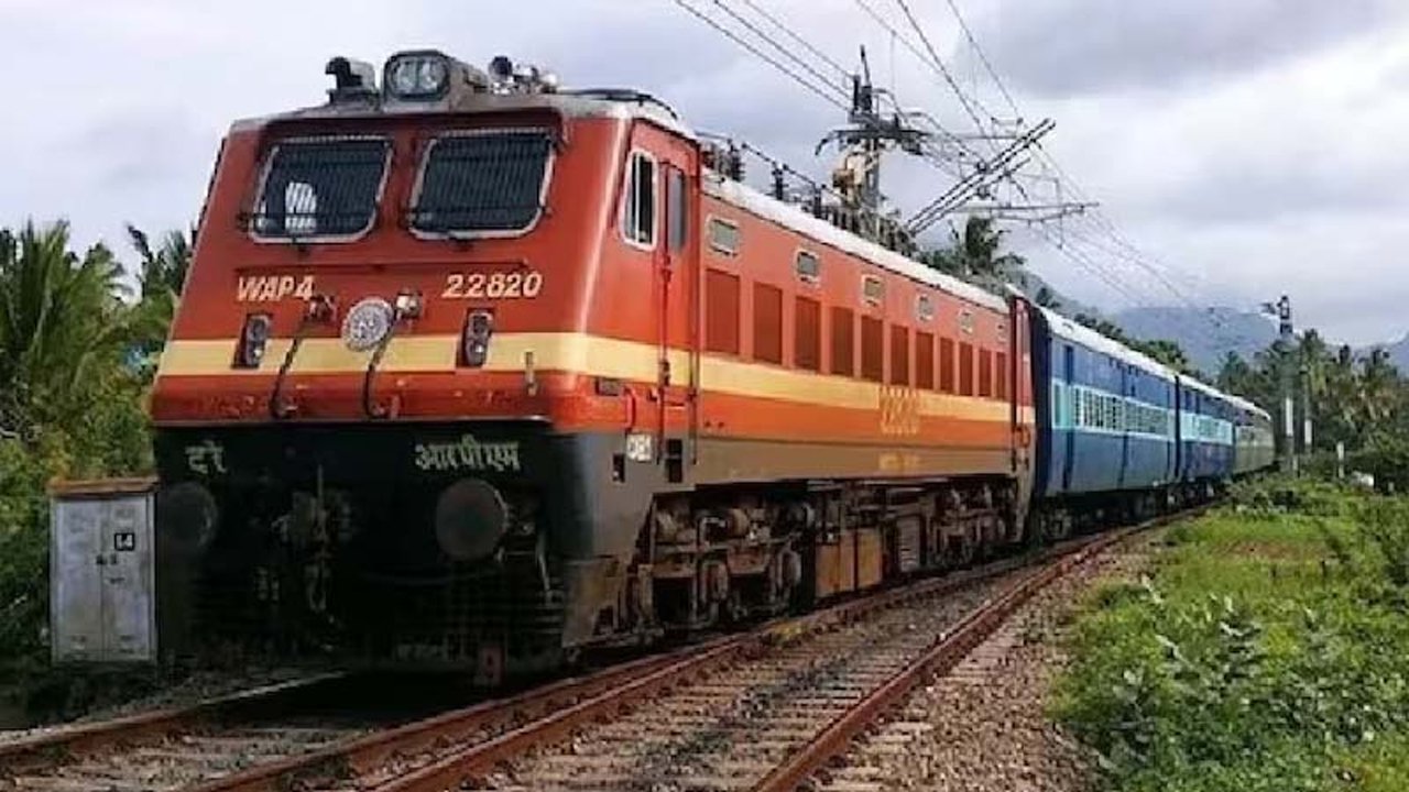 दीवाली से पहले यात्रियों को झटकाः 4 ट्रेनें हुई रद्द, 6 का बदला रूट