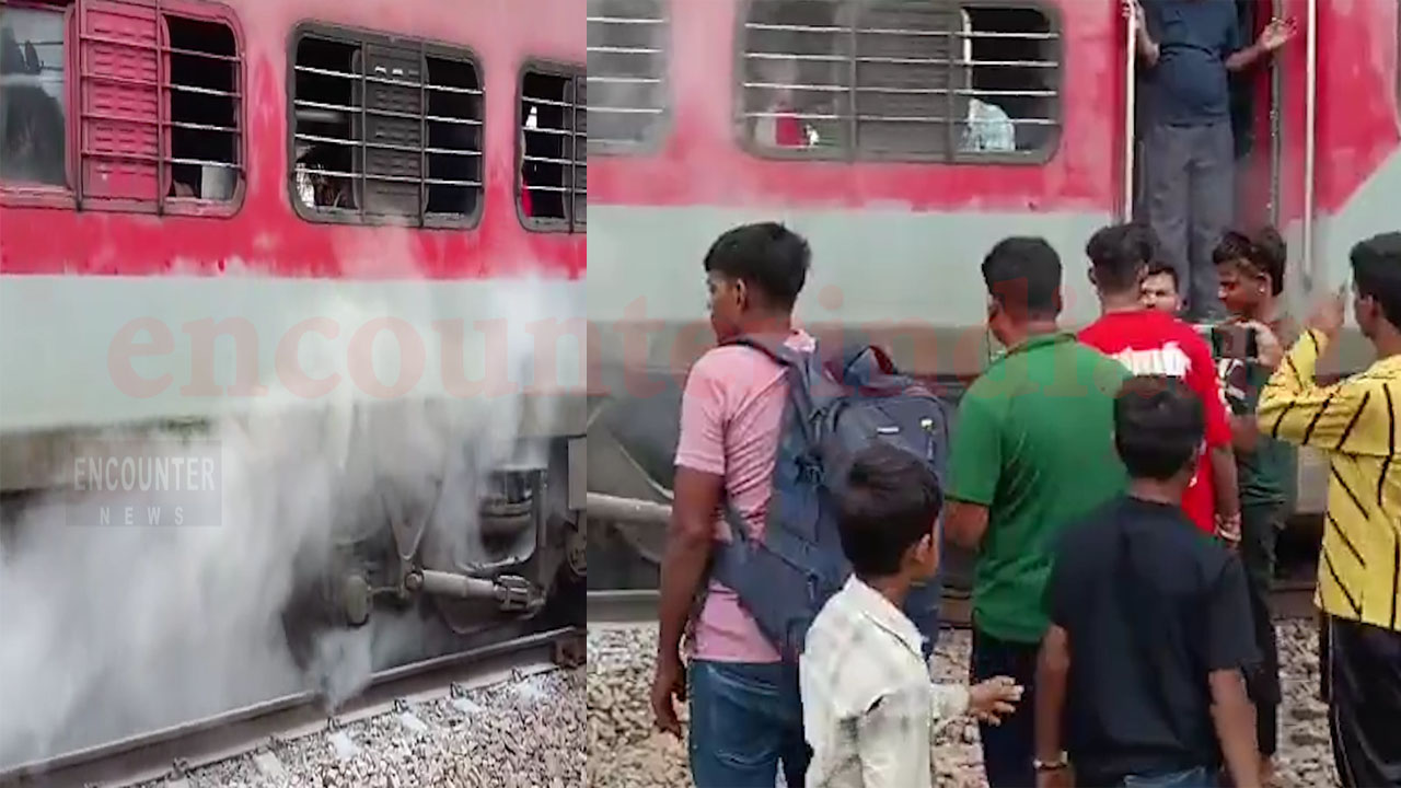 Sampark Kranti Express के कोच से उठा धुआं, यात्रियों में मचा हड़कंप, देखें वीडियो