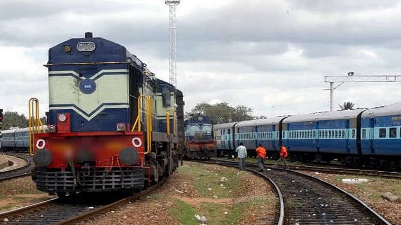 यात्रियों के लिए खुशखबरी, Railway चलाएगा आज से 3 Special Trains