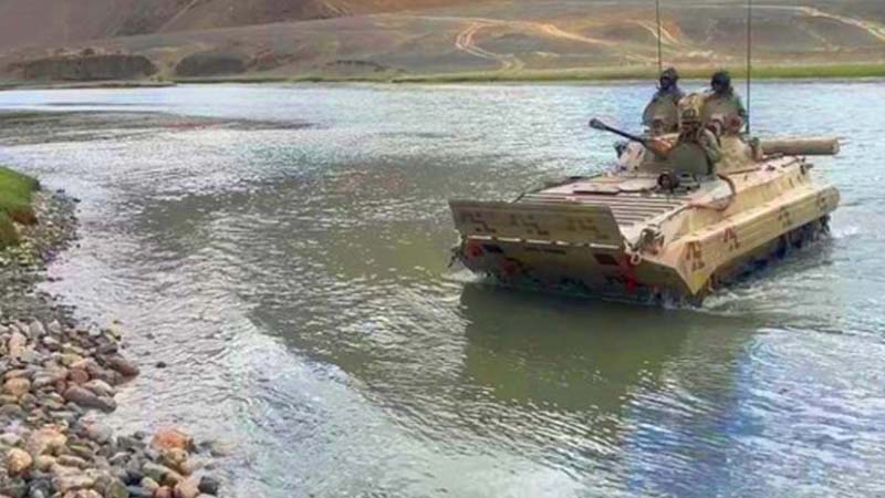 नदी पार कर रहे सेना का Tank डूबा, 5 जवानों की मौत