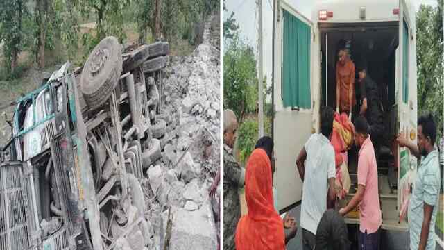 चादरों से लदा Truck अनियंत्रित होकर पलटा, Driver को लगी गंभीर चोटें