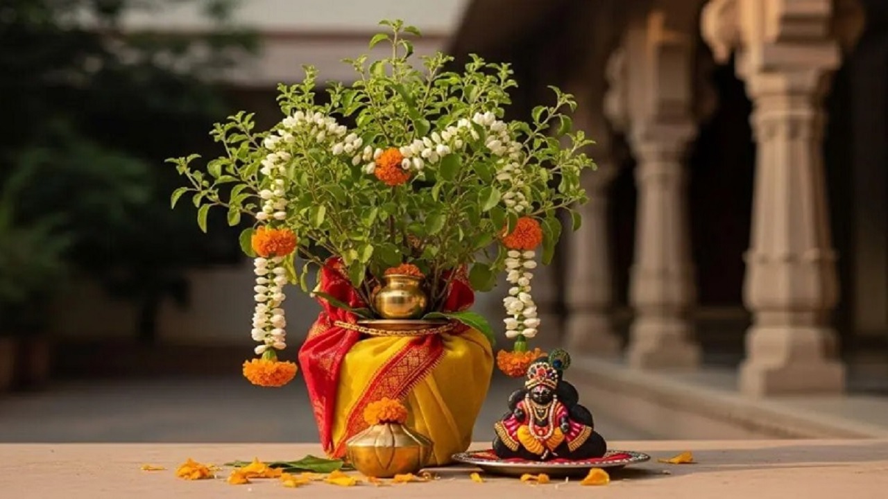 Tulsi Vivah 2025: इस शुभ मुहूर्त में मनाया जाएगा तुलसी विवाह, जानें पूजा करने की विधि