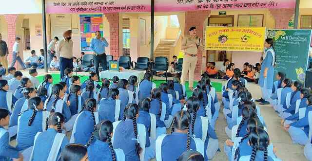 नंगलखुर्द स्कूल में पुलिस का नशा विरोधी अभियान, विद्यार्थियों को दिलाई ‘एंटी चिट्टा’ शपथ