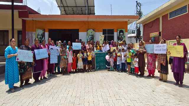 झलेड़ा में समर रेडीनेस मेले ने जगाई बच्चों में सीखने की नई उमंग, अभिभावकों को भी किया जागरूक