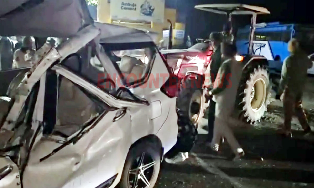 Punjab News: ट्रॉली और कार की टक्कर में पलटी गाड़ी, 6 लोग घायल, बच्चे की हालत गंभीर, देखें वीडियो