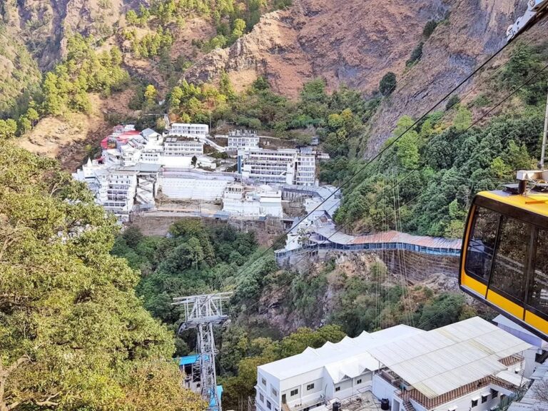 श्रद्धालुओं के लिए और सुविधाजनक होगी Mata Vaishno Devi की यात्रा, महत्वपूर्ण परियोजना को मिली मंजूरी