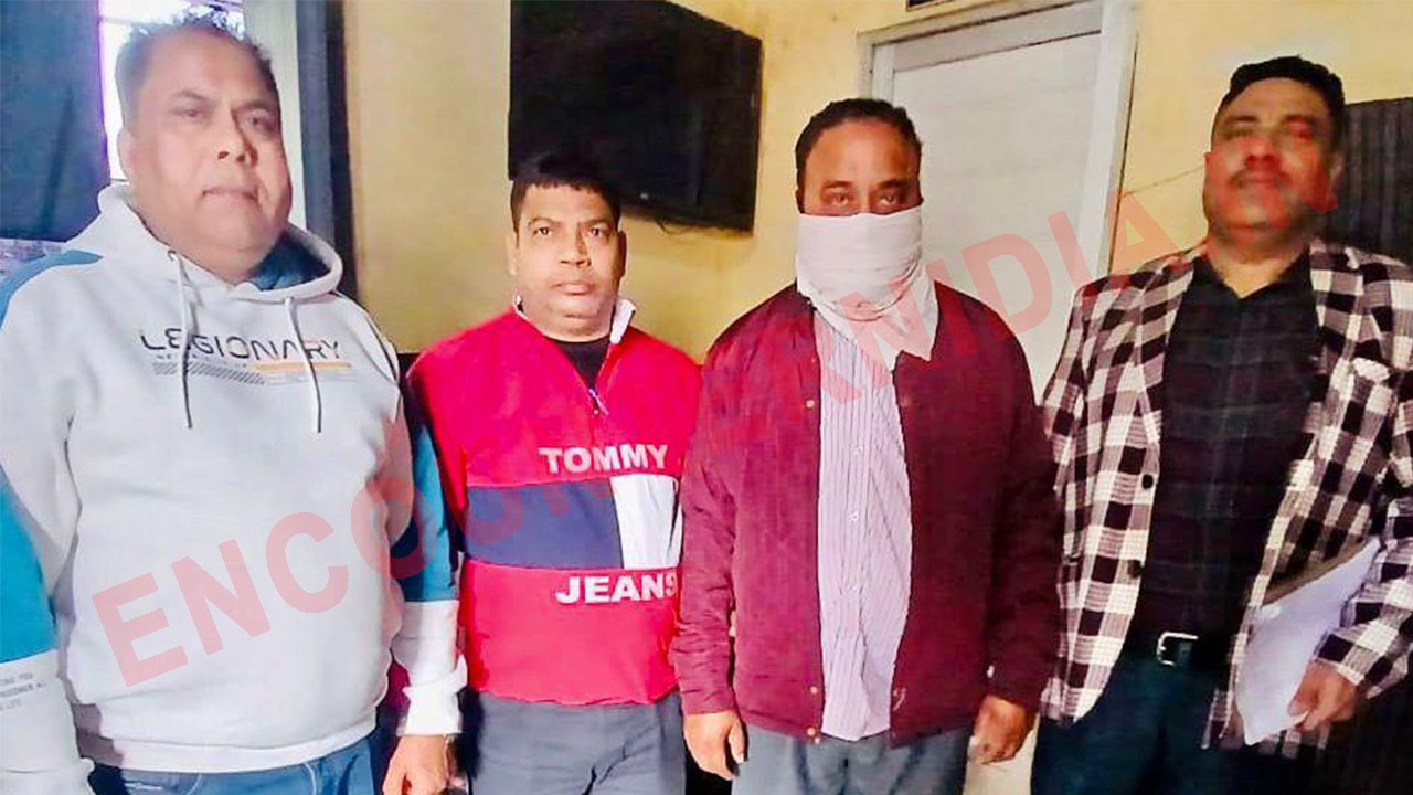 Punjab News: पुलिस स्टेशन से पूर्व कांस्टेबल 10,000 रिश्वत लेते गिरफ्तार, देखें वीडियो