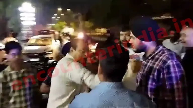 Punjab News: बिल्डिंग में पुलिस की रेड के दौरान हुआ विवाद, व्यक्ति ने दी धमकी, देखें वीडियो