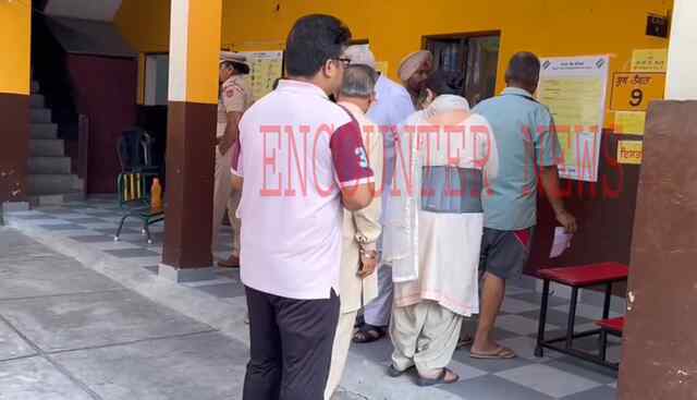 Jalandhar: 11 बजे तक इतने प्रतिशत हुई वोटिंग
