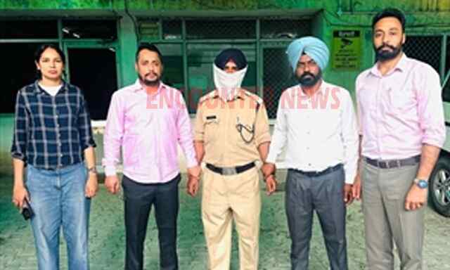 Punjab News: रिश्वत लेता ग्लाडा का सिक्योरिटी गार्ड गिरफ्तार