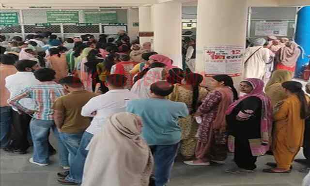 Punjab News: Civil Hospital में OPD सेवाएं प्रभावित, SMO के खिलाफ कर्मियों ने किया प्रदर्शन