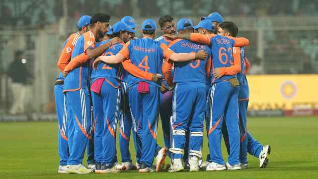 T20 World Cup: Wankhede Stadium में छाई भारतीय टीम, 7 रनों से दी England को मात
