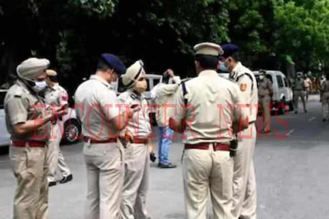 बड़ी खबरः इस इलाके में परिवार के 5 लोगों का कत्ल, की गई लाशों को जलाने की कोशिश