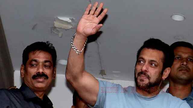 Salman Khan की बिल्डिंग में जबरन घुसने की कोशिश, 2 गिरफ्तार