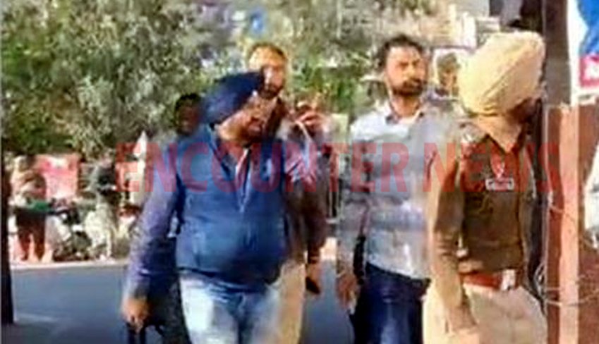 Jalandhar: Nav pharma की दुकान पर ड्रग विभाग और पुलिस ने दी दबिश