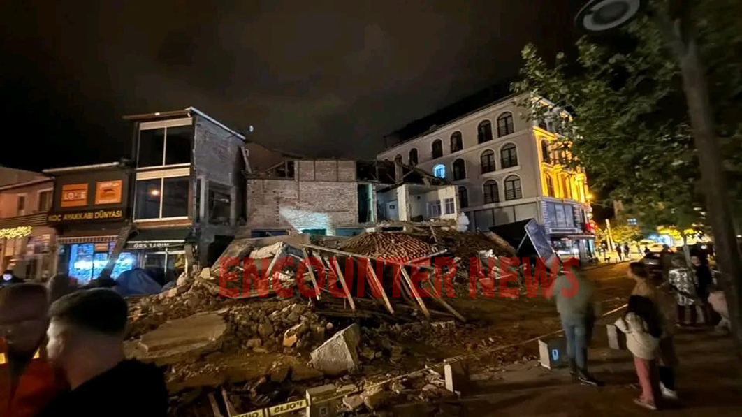 6.1 की तीव्रता से लगे भूकंप के तेज झटके, 3 इमारतें जमींदोज, देखें वीडियो