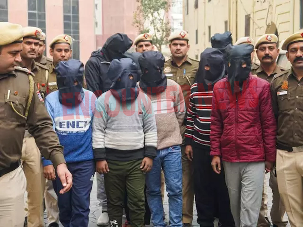 इस इलाके में पुलिस की दबिश, 5 ट्रांसजेंडर सहित 18 अवैध बांग्लादेशी नागरिक गिरफ्तार