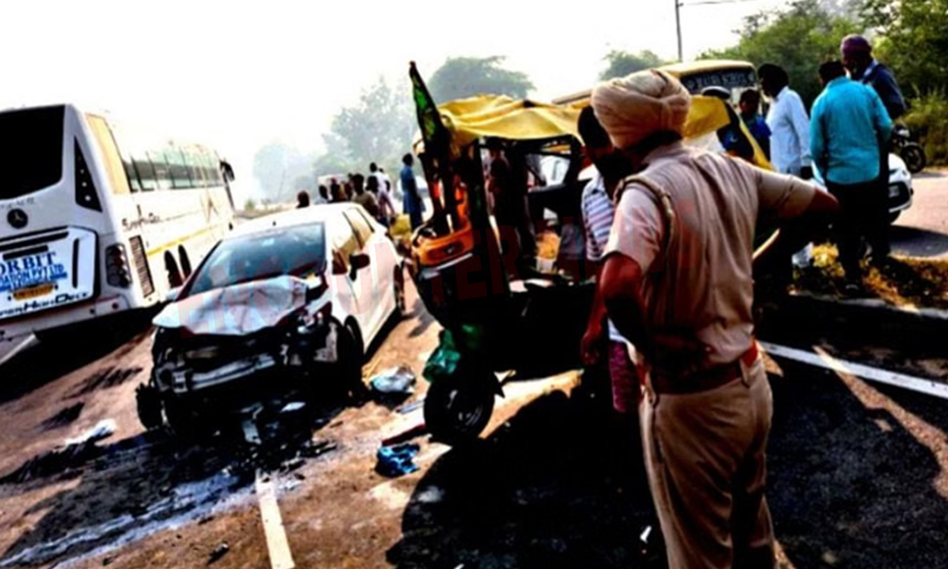 Punjab News: टायर फटने पर कार की ऑटो से टक्कर, 18 घायल, 10 की हालत गंभीर
