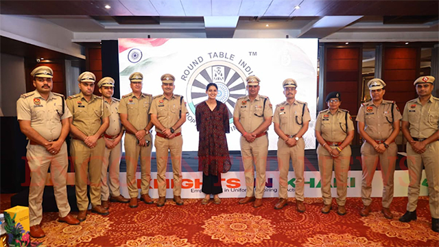 वर्दी के पीछे समर्पण, 11 जांबाज अधिकारी व कर्मचारी किए सम्मानित, देखें वीडियो