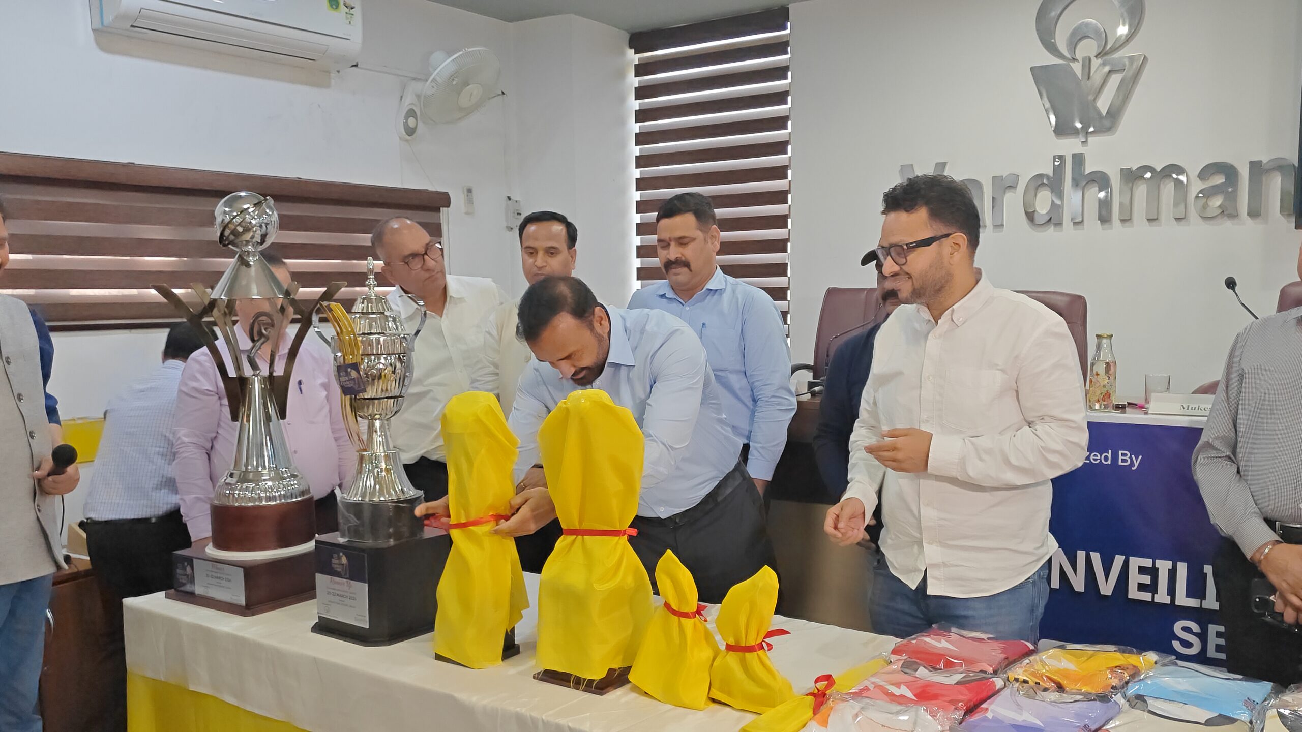 Himachal News: बीबीएन क्रिकेट लीग सीजन 6 की ट्रॉफी हुई launch, लीग में 12 टीम लेगी हिस्सा